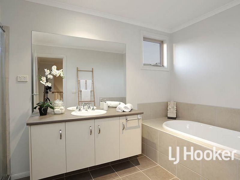 5 La Spezia Court, Point Cook VIC 3030