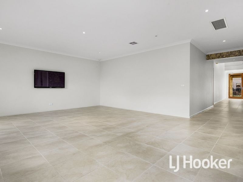 4 Opsum Way, Williams Landing VIC 3027