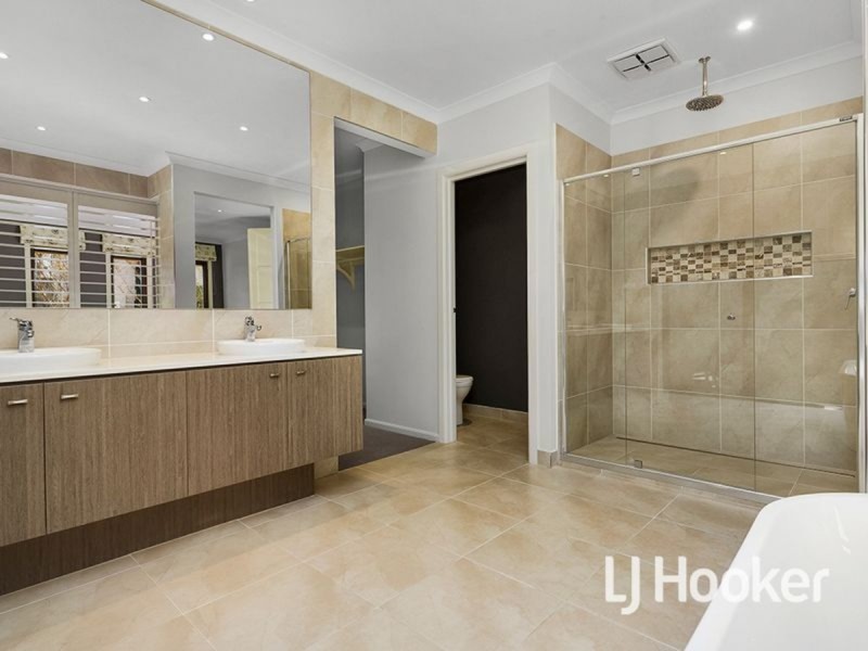 4 Opsum Way, Williams Landing VIC 3027