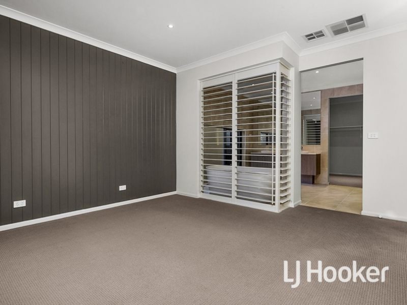 4 Opsum Way, Williams Landing VIC 3027