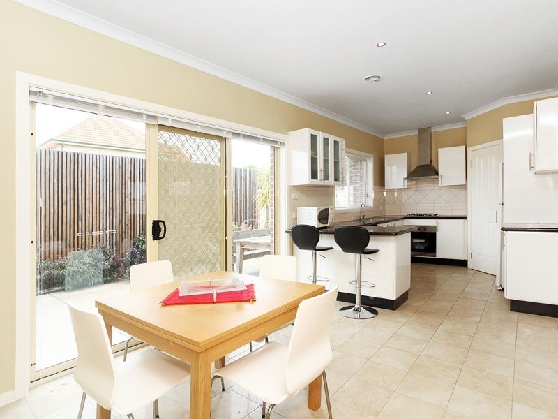 2/50 Crellin Avenue, Altona Meadows VIC 3028