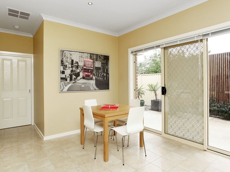 2/50 Crellin Avenue, Altona Meadows VIC 3028