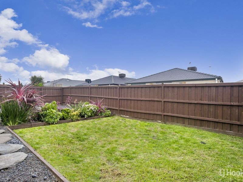 27 Arrowgrass Drive, Point Cook VIC 3030