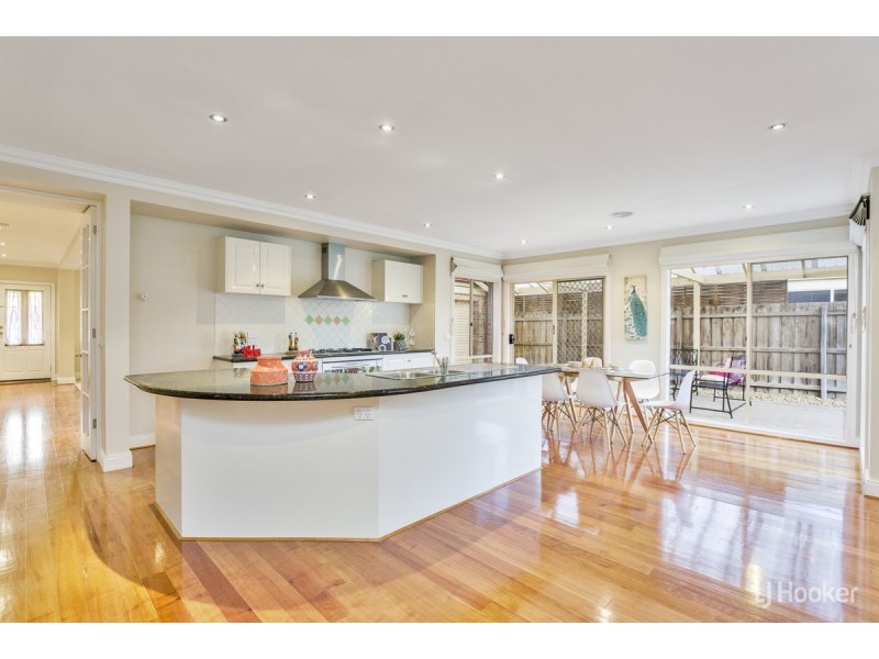 18 Creswick Drive, Point Cook VIC 3030