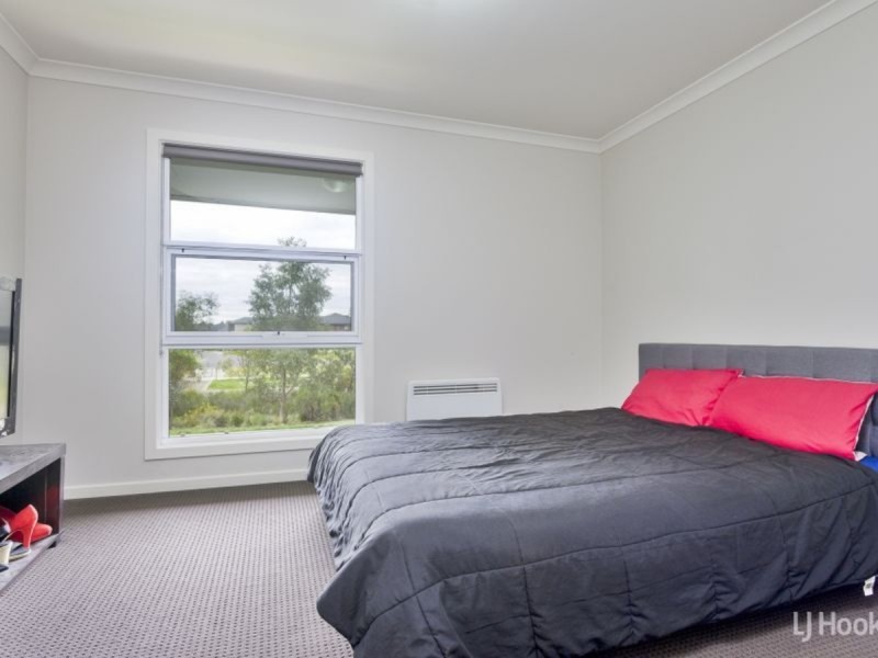 16 Honolulu Drive, Point Cook VIC 3030