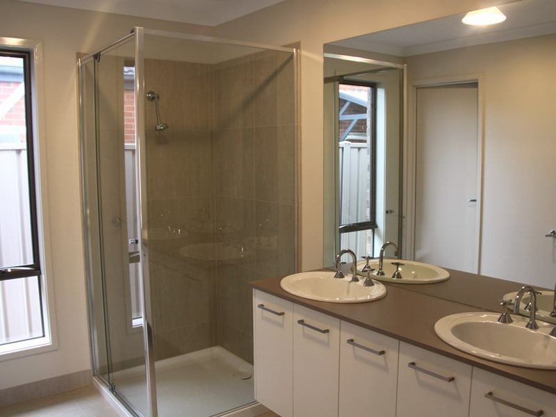 32 Breakwater Crescent, Point Cook VIC 3030