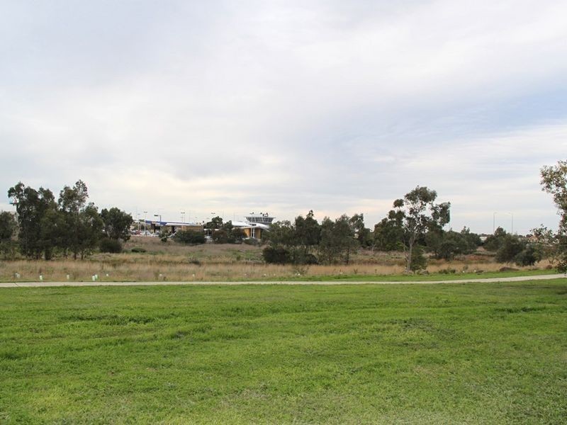 32 Breakwater Crescent, Point Cook VIC 3030
