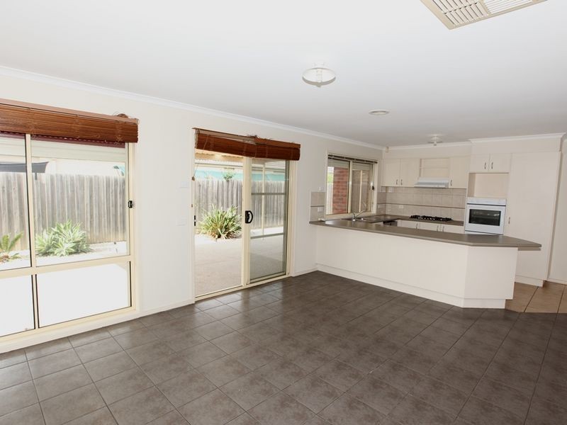 2 Contessa Court, Point Cook VIC 3030