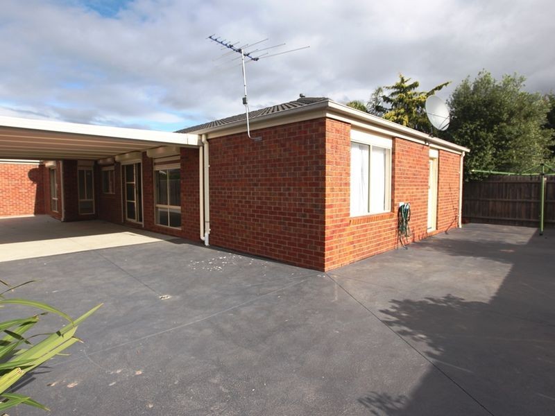 2 Contessa Court, Point Cook VIC 3030
