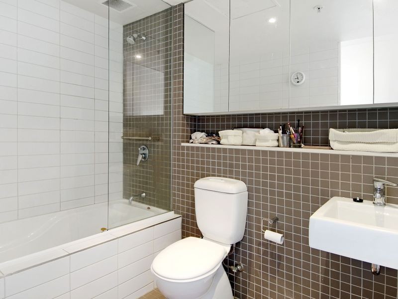 1705/8 McCrae Street, Docklands VIC 3008