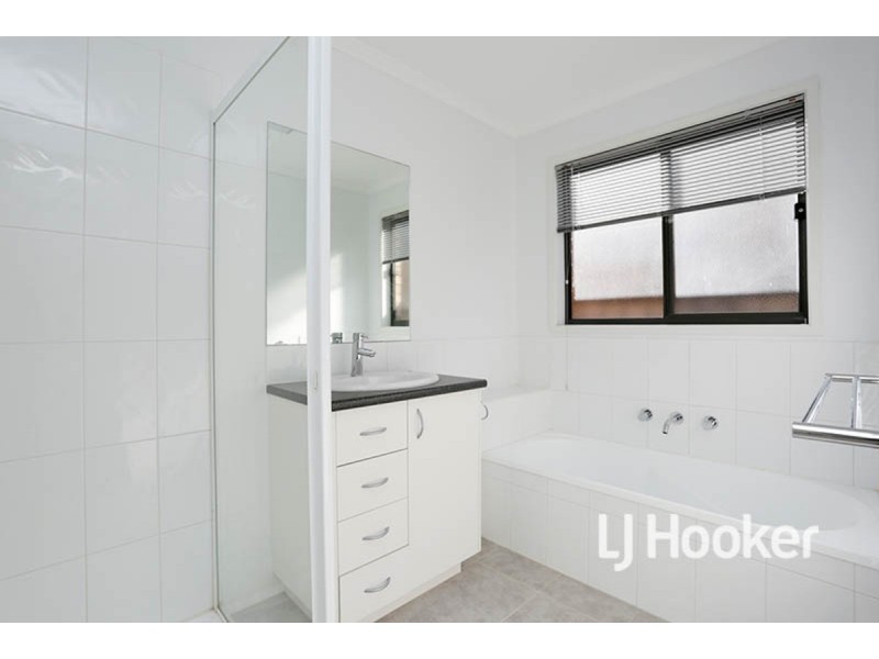 7 Fullard Close, Point Cook VIC 3030