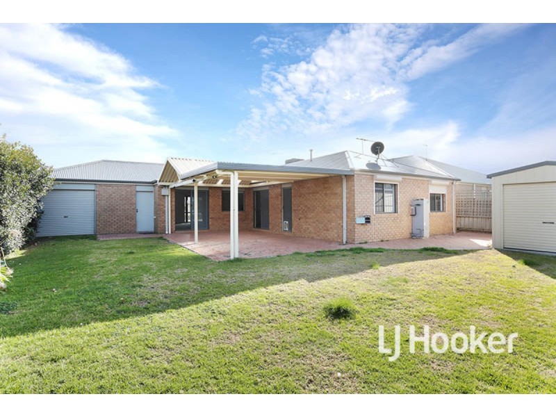 7 Fullard Close, Point Cook VIC 3030