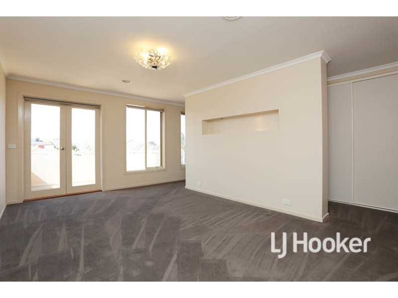 15 Oliver Place, Point Cook VIC 3030