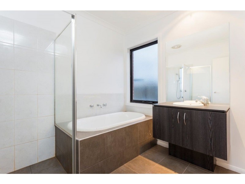 92 Rowland Drive, Point Cook VIC 3030