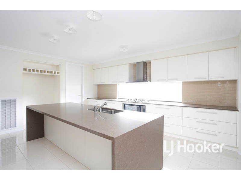9 Corboy Close, Point Cook VIC 3030