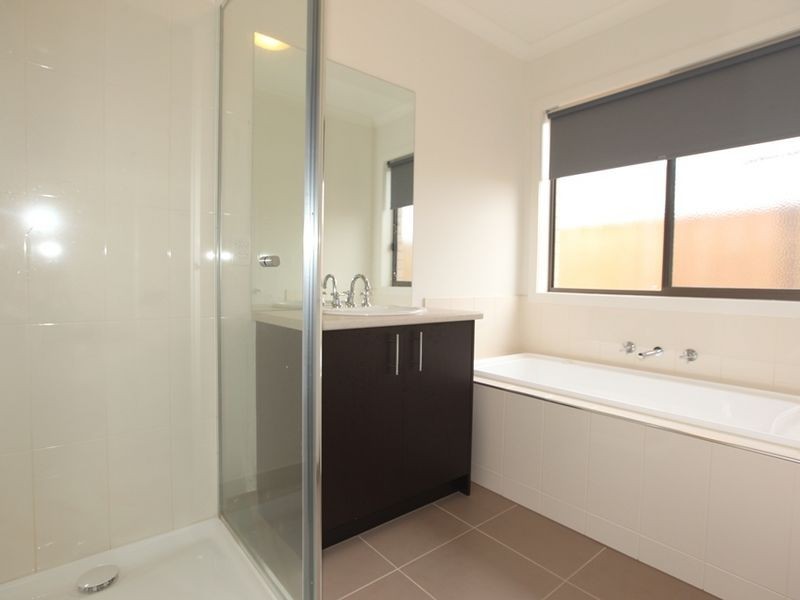 21 Misqa Avenue, Point Cook VIC 3030