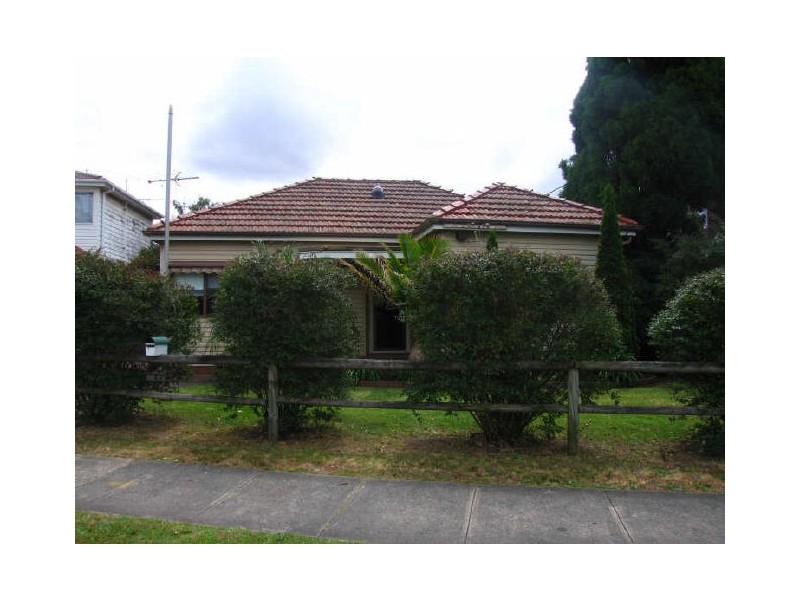 137 Jannali Ave, Sutherland NSW 2232