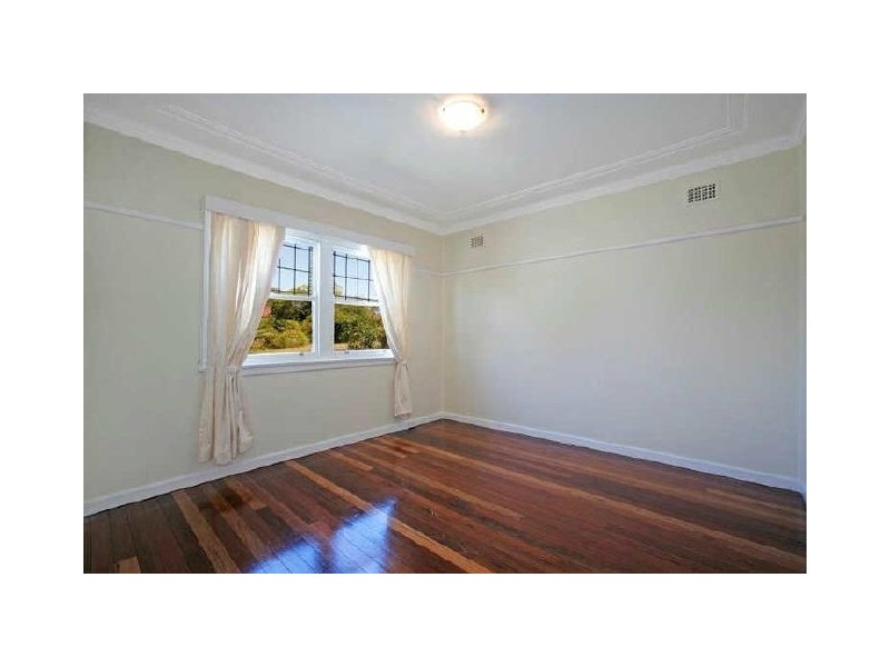 29 Kenneth Ave, Kirrawee NSW 2232