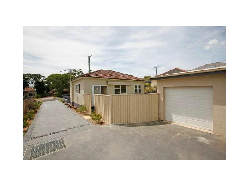 29 Kenneth Ave, Kirrawee NSW 2232
