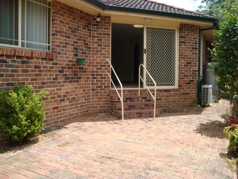 2/90 Toronto Parade, Sutherland NSW 2232