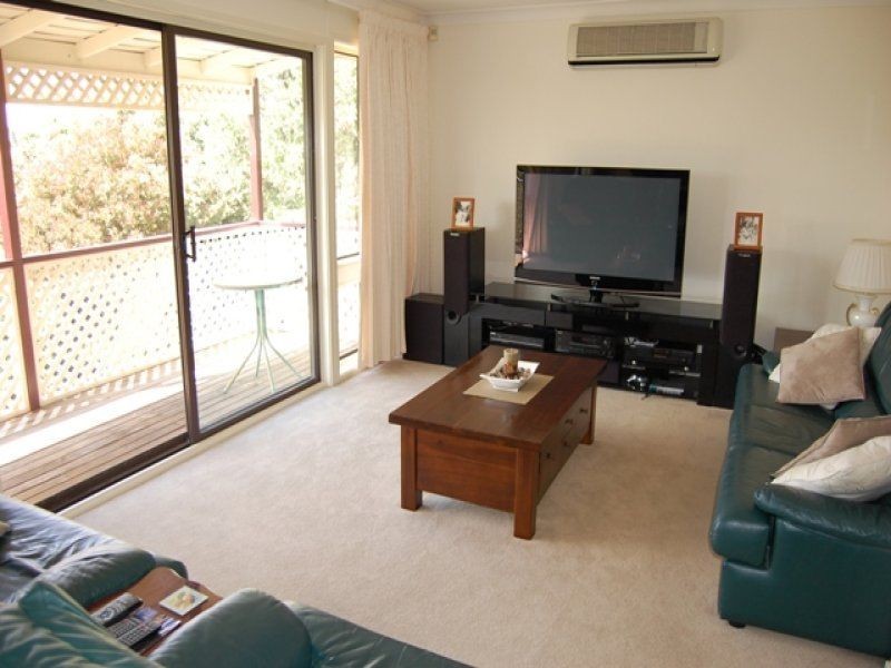 4 Belbowrie Close, Bangor NSW 2234