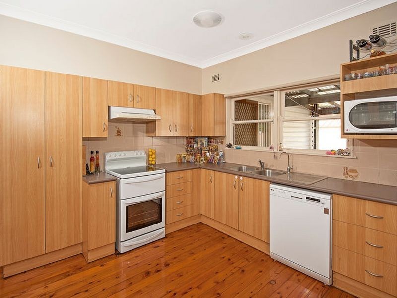 21 Haymet Street, Kirrawee NSW 2232