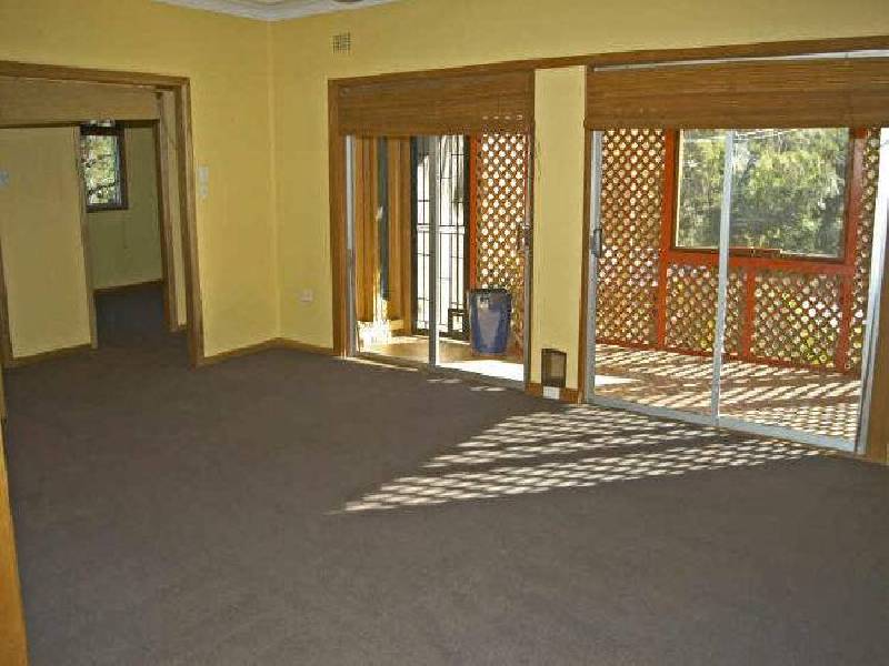 4 Evans Street, Como NSW 2226