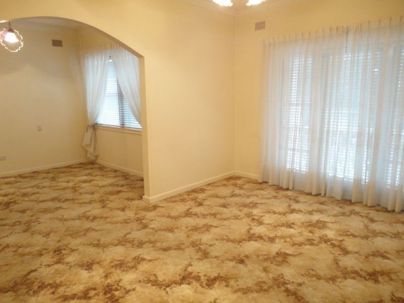 16 Currawang Street, Carss Park NSW 2221