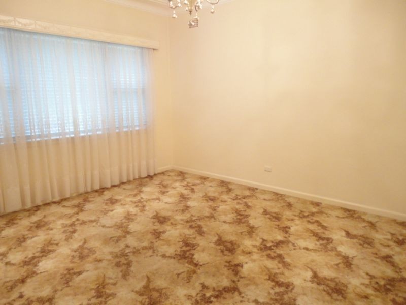 16 Currawang Street, Carss Park NSW 2221