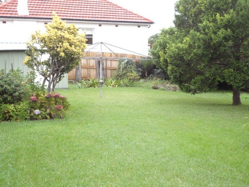 16 Currawang Street, Carss Park NSW 2221