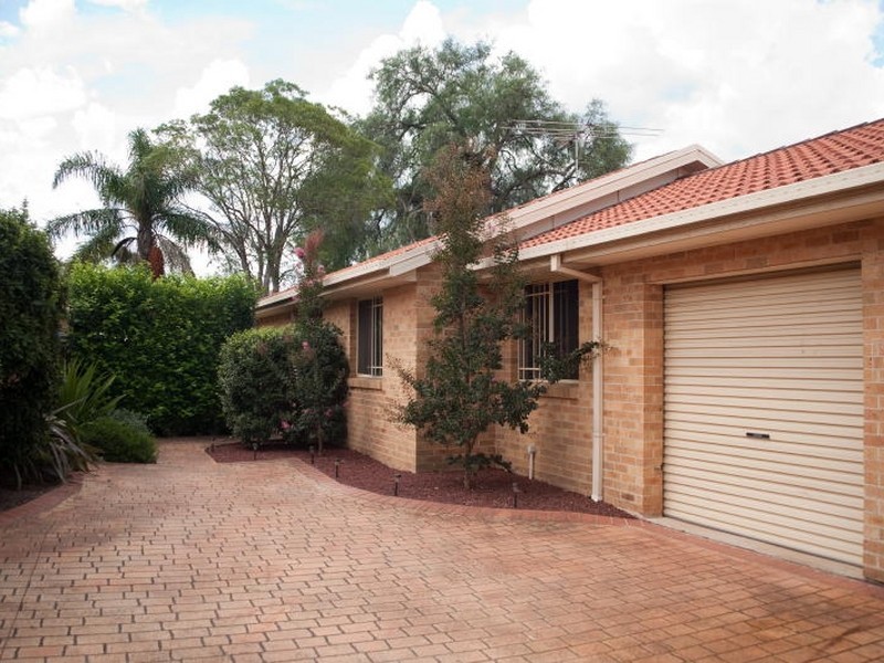 19B Waratah Street, Kirrawee NSW 2232