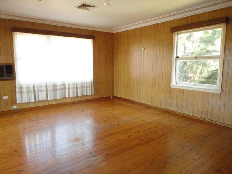 12 Wollun Street, Como NSW 2226