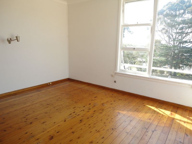 12 Wollun Street, Como NSW 2226