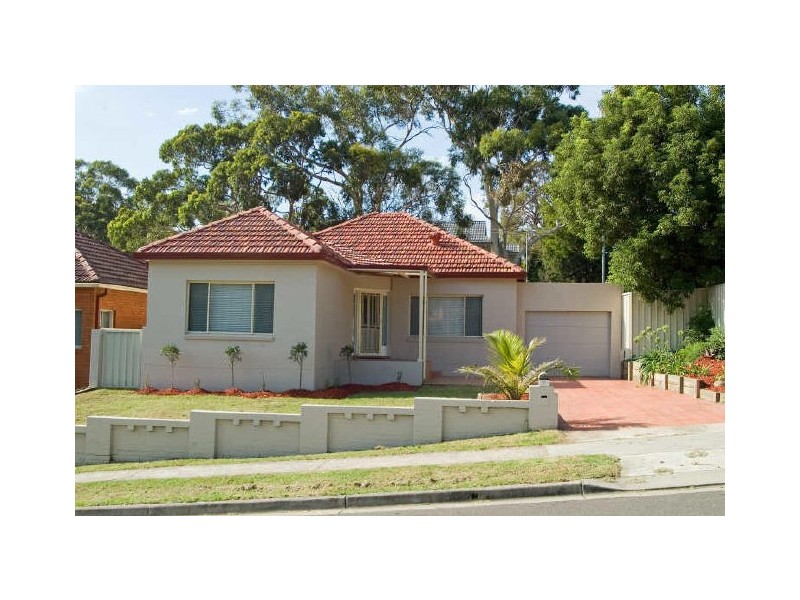 9 Leonay Street, Sutherland NSW 2232