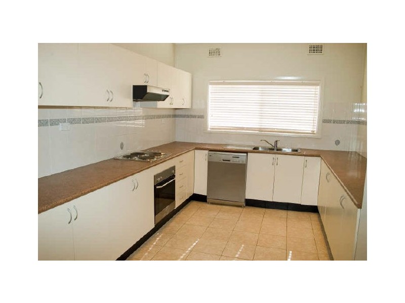 9 Leonay Street, Sutherland NSW 2232