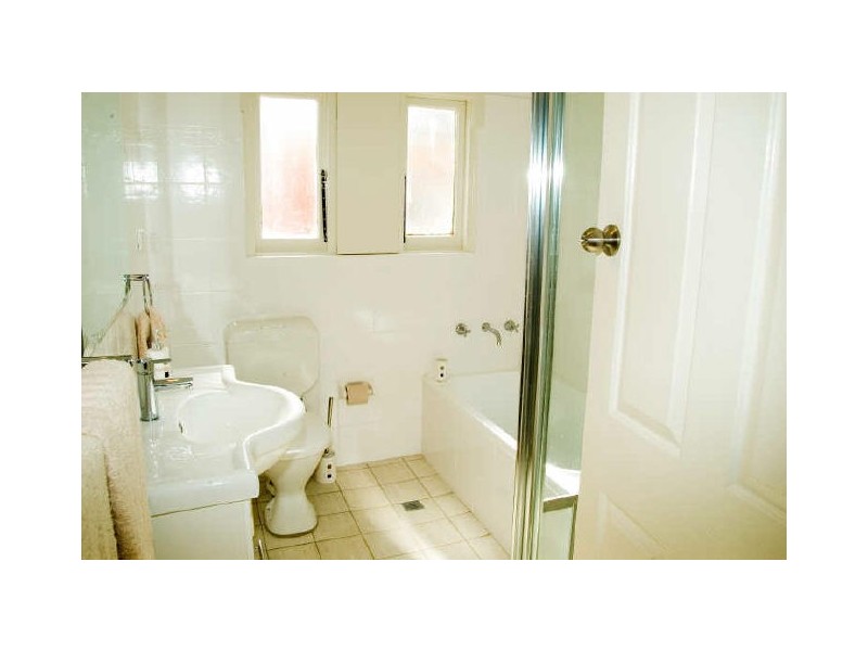 9 Leonay Street, Sutherland NSW 2232