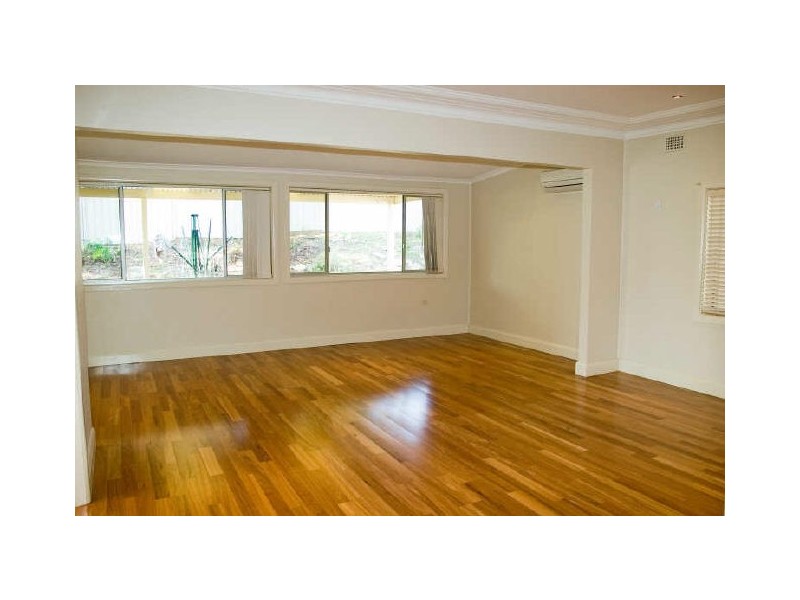 9 Leonay Street, Sutherland NSW 2232