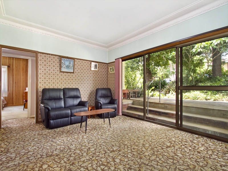 35 Oak Road, Kirrawee NSW 2232