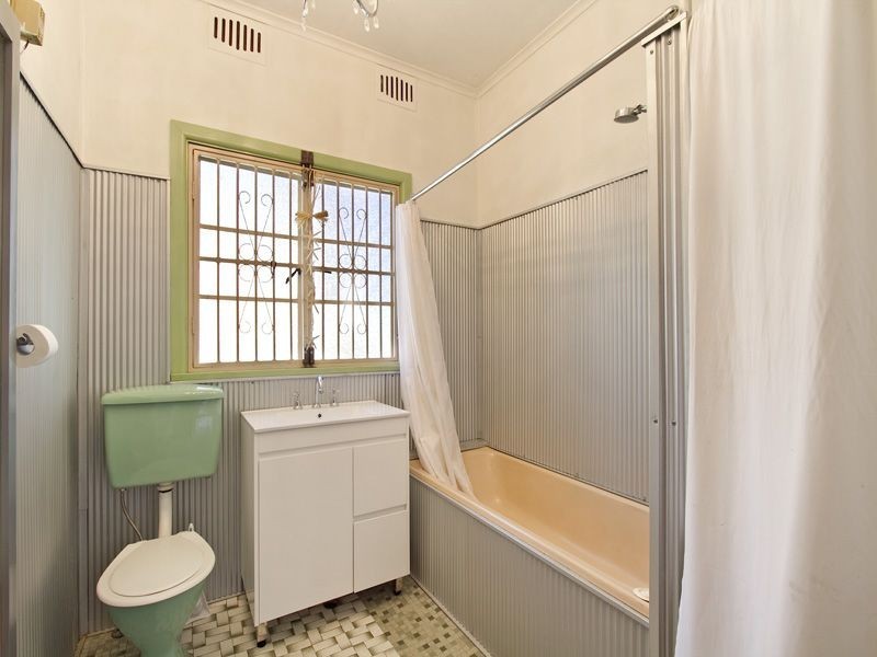 8 Ninth Avenue, Jannali NSW 2226