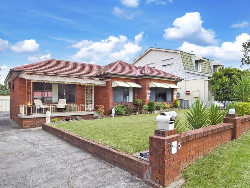 5 Carramar Crescent, Miranda NSW 2228