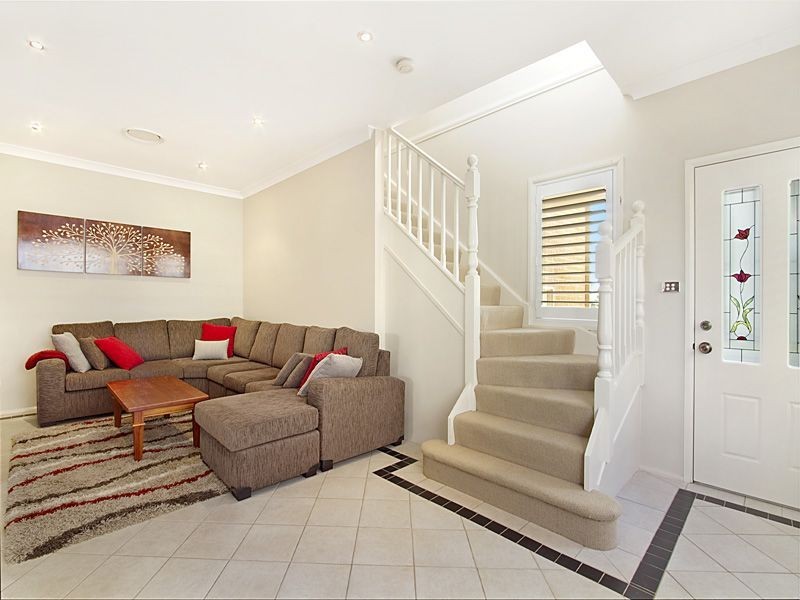 2/12 Yarra Vista Court, Yarrawarrah NSW 2233