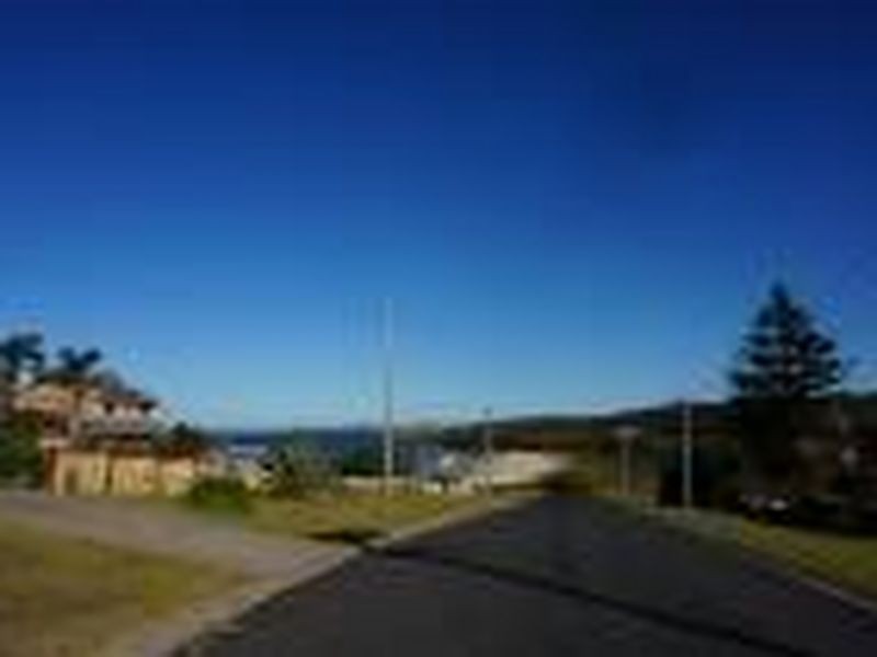 124 Noble Parade, Dalmeny NSW 2546