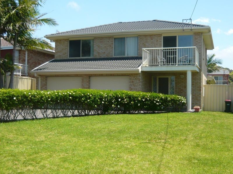 17 Sunset Boulevard, Kianga NSW 2546