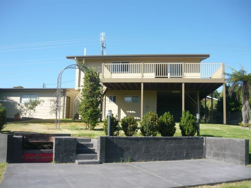 31 Binalong Street, Dalmeny NSW 2546