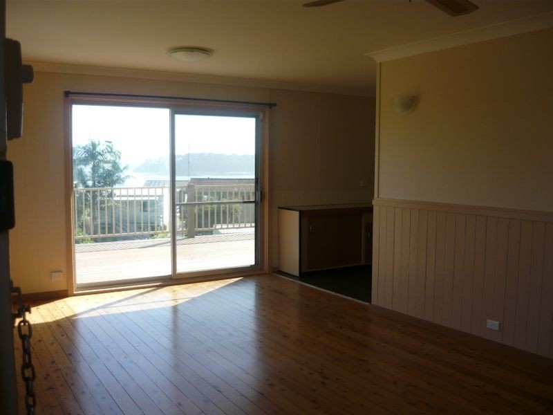 31 Binalong Street, Dalmeny NSW 2546