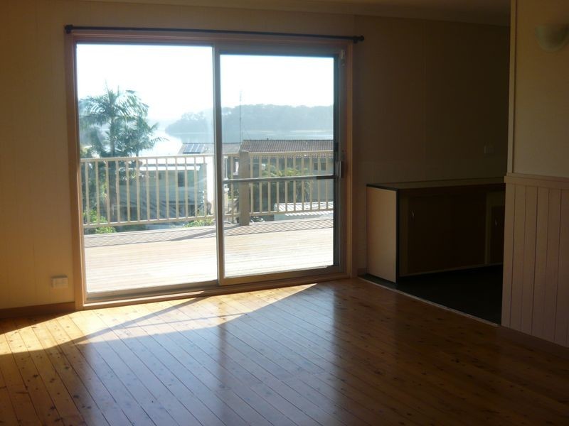 31 Binalong Street, Dalmeny NSW 2546