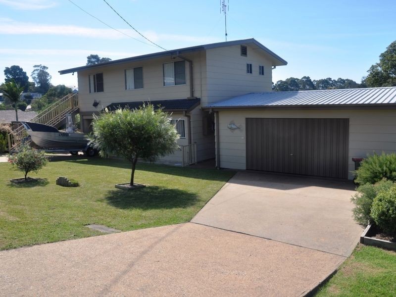 31 Binnalong Street, Dalmeny NSW 2546
