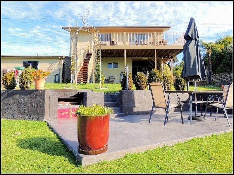 31 Binnalong Street, Dalmeny NSW 2546