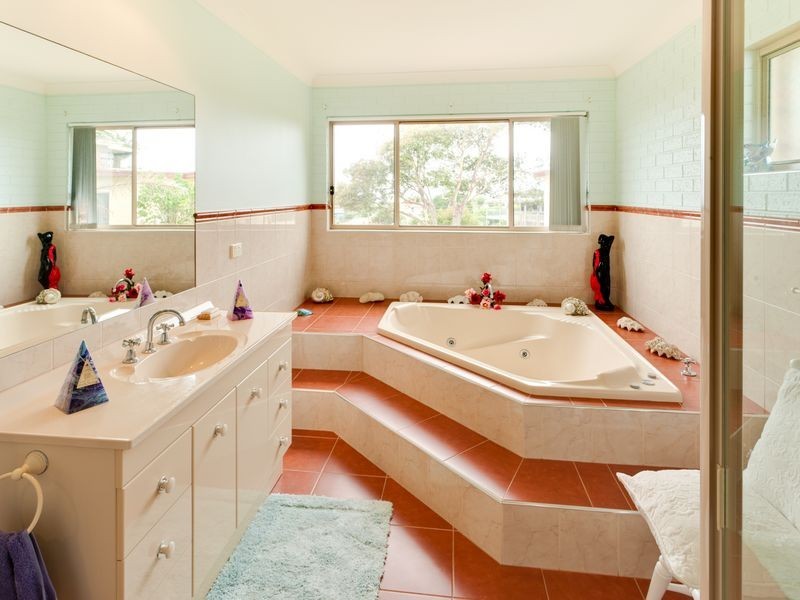 4 Mummaga Way, Dalmeny NSW 2546