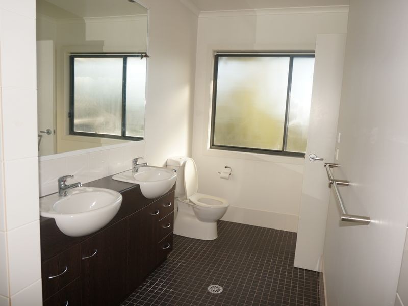 8 Gareth Avenue, Narooma NSW 2546